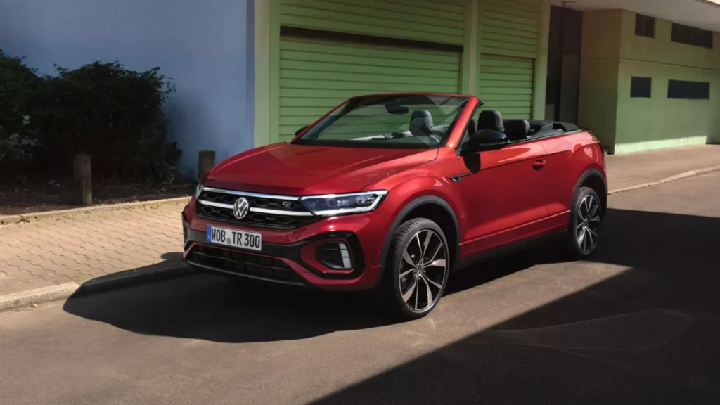 VW T-Roc Cabrio and Range Rover Evoque Convertible 4 TC0936 TRoc cabrio blackedition rot exterior