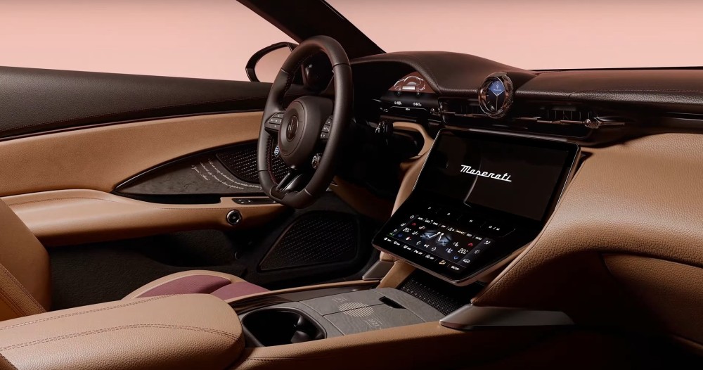 Maserati GranCabrio II - gas or EV 14 Maserati GranCabrio Folgore (EV) 2025 interior 1