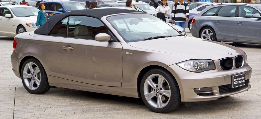 BMW E88 120i Cabriolet 01